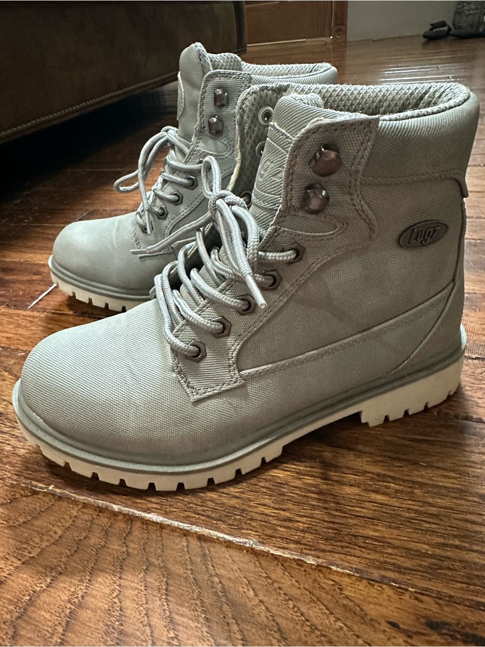 Lugz womens Mantle Hi Classic 6-inch Chukka Boot size 8